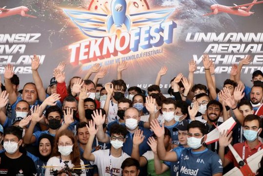 Bakan Varank, İnsansız Hava Araçları Yarışmaları'nı izledi