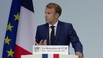 Emmanuel Macron évoque une possible levée du passe sanitaire dans certains territoires