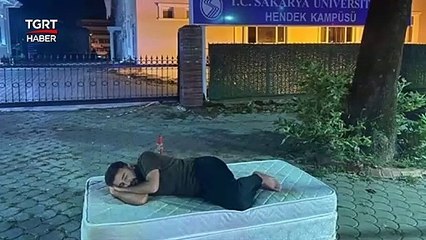 Kampüse Yatak Attılar Viral Oldular | TGRT Haber