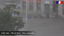 Inondations à Nîmes: deux gendarmes sauvent une femme coincée dans sa voiture par la montée soudaine des eaux