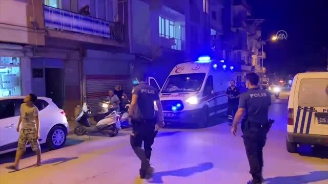 Evinde düşüp sakatlanan yaşlı adam, komşusunun dikkati sayesinde hastaneye kaldırıldı