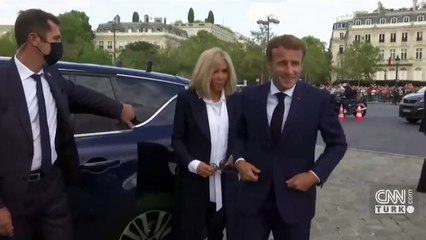 Paris'in ünlü anıtı ambalajla sarıldı