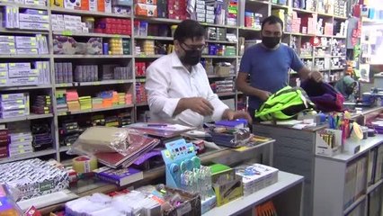 Bu kırtasiye 21 yıldır ihtiyaç sahibi ailelerin yanında oluyor