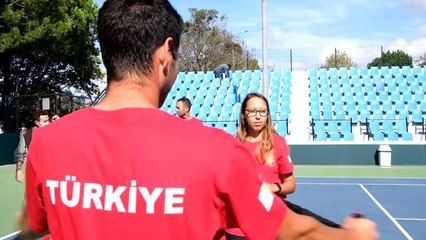 Video herunterladen: A Milli Erkek Tenis Takımı, Davis Cup'ta Letonya ile karşılaşacak