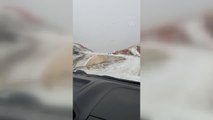 Palandöken Kayak Merkezi'nin zirvesi dolu yağışıyla beyaza büründü