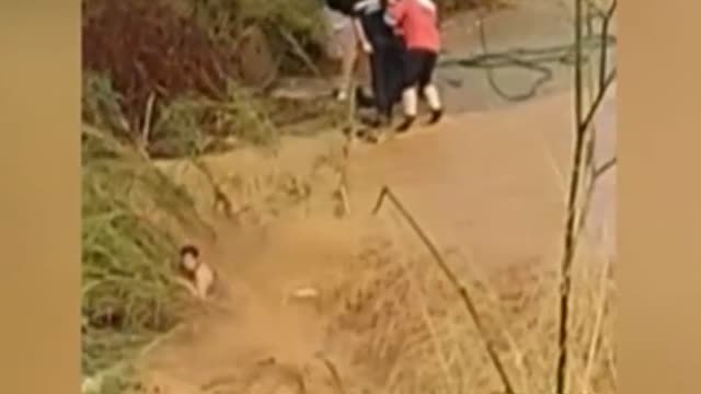 Las fuertes tormentas en la provincia de Valencia dejan inundaciones y un agobiante rescate en Cheste