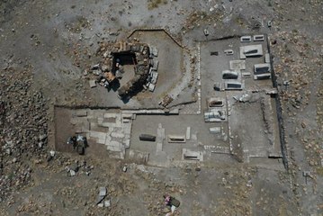 Ani Örenyeri'ndeki kazılarda Selçuklu kümbeti ve mezarlığı bulundu