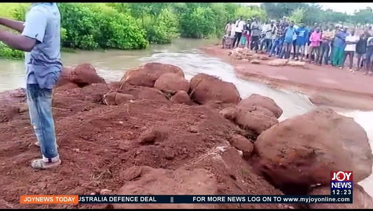 Northern Floods: Construction of Daboya-Chachele-Busunu road destroyed by floods ongoing (17-9-21)