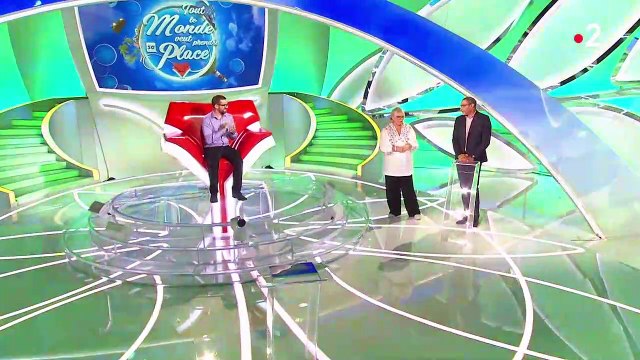 Tout le monde veut prendre sa place : Laurence Boccolini émue par l'élimination de Samuel