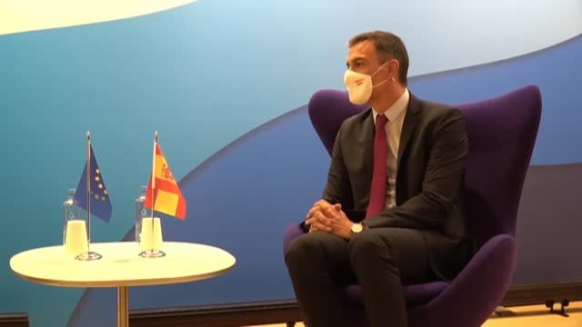 Sánchez celebra el acuerdo con los sindicatos para continuar en la senda de la subida del SMI