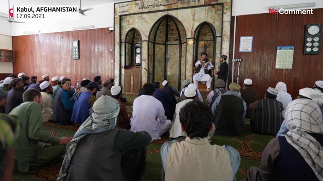 Kabil'de cuma hutbesi sırasında imamdan Taliban'ın dönüşüne övgü