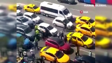 Mecidiyeköy'de cam siliciler terör estirdi! Bıçak ve sopayla mekan bastılar