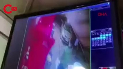 Yere düşen 5 bin lirayı alarak kaçtı