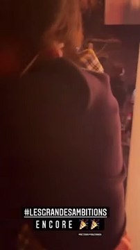 Christina Milian et sa fille Violet soutiennent M. Pokora le soir de la première de la pièce Les grandes ambitions . Le 17 septembre 2021.