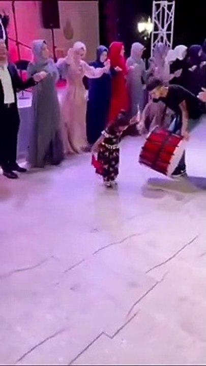 Halayın Hakkını Veren Ufaklık