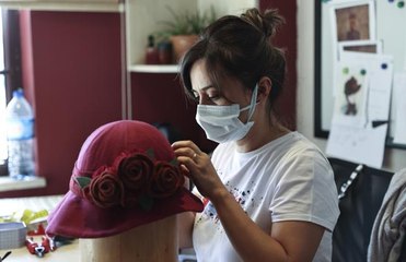 "Tiyatro fabrikası"nda yeni sezon için kostüm ve dekor mesaisi