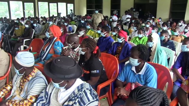 Protection sociale : Mahi Kayo Clarisse remet des kits à 58 jeunes filles vulnérables