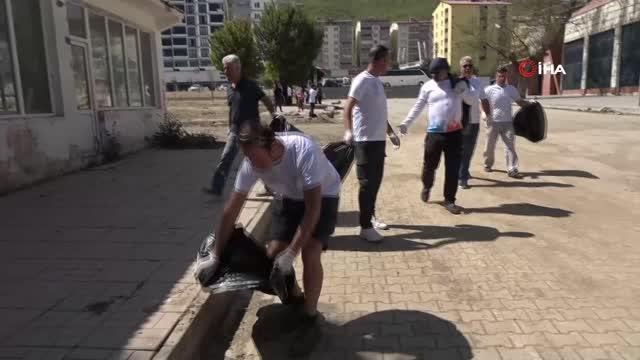 -Tatvan'da 'Dünya Kıyı Temizliği Günü' etkinliği