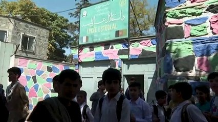 Primo giorno di scuola in Afghanistan, ecco chi entra in classe