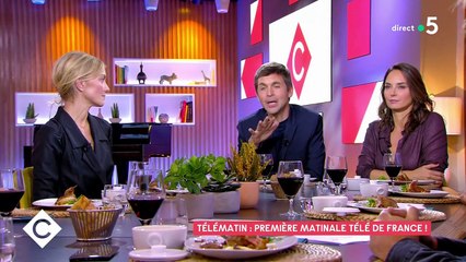 "Ca m'a énervé !" : Thomas Sotto s'en prend au "Parisien" dans "C à vous"