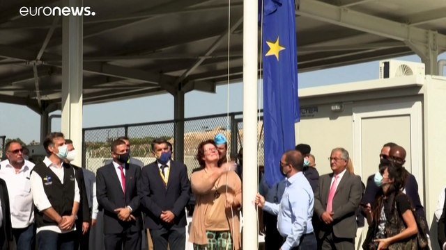 بالفيديو: أشبه بالسجن المنعزل تعرف على أول مخیم مغلق لطالبي اللجوء في اليونان