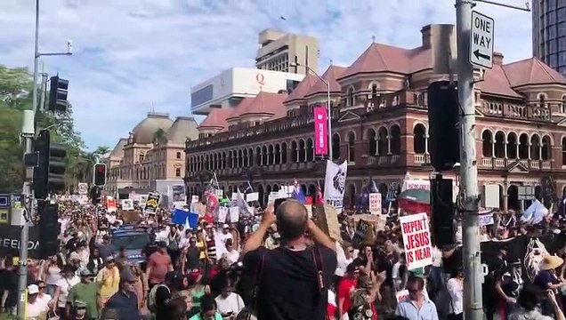 Протесты против локдауна в Мельбурне