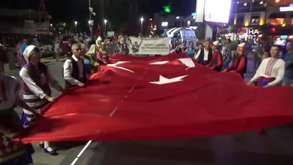 Bodrum sokakları halk oyunları ile şenlendi