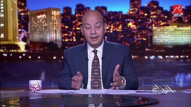 عمرو أديب: هحكيلكوا حكاية.. كان عندي حد بيعمل حاجة في البيت وشاف مكتبة فيها كتب كتير فقلتله خد اللي يعجبك قالي مابعرفش أقرا وأكتب