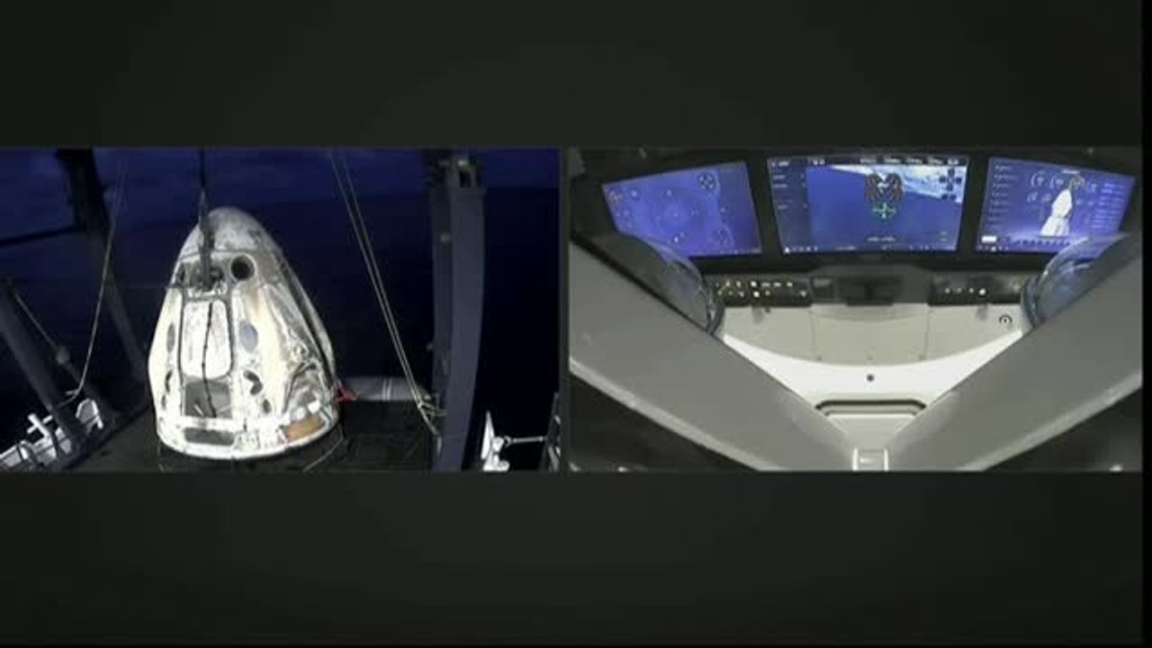 Regresa con éxito el primer vuelo espacial sin astronautas profesionales