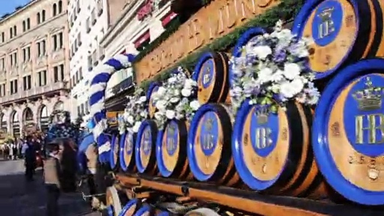 Oktoberfest 2021: Brauereigespanne aller Brauereien zum symbolischen Auftakt am Viktualienmarkt