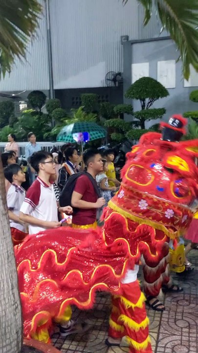 Tết Trung Thu đi rước đèn