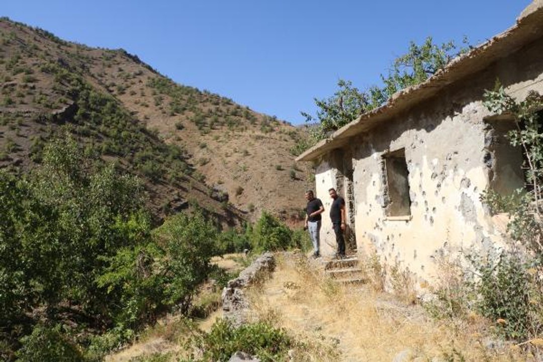 TERÖR NEDENİYLE HASRET KALDIKLARI KÖYLERİNİ 30 YIL SONRA GÖRDÜLER