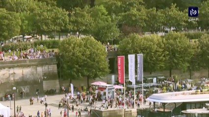 استعراض يحبس الأنفاس وسط باريس.. "لا تحاولوا تجربتها"