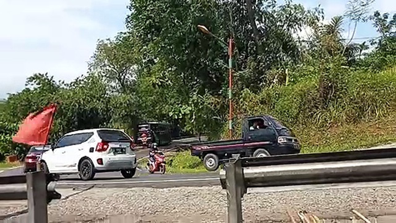 Truk menanjak