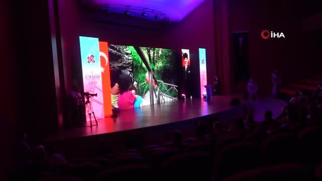 Prof. Dr. Akbulut, "Belgesel sinema insanlar ve toplumsal sorunlar var oldukça yaşayacak bir sanat"