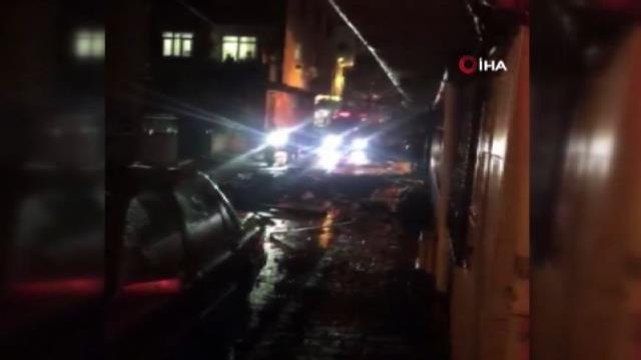 İstanbul'da akşam saatlerinde şiddetli yağış etkili oldu