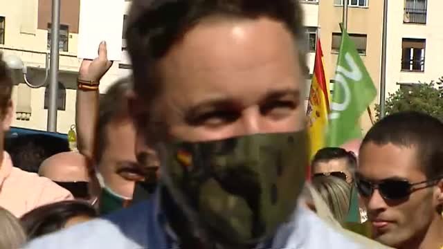 Abascal acusa al PSOE de estar detrás de la marcha neonazi por Chueca: Apesta a cloaca socialista