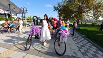 Süslü kadınlar bisiklet turu