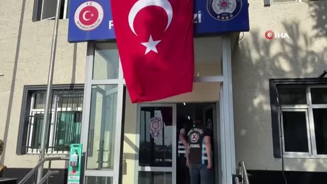 Avrupa'dan Asya kıtasına metrobüsün üstünde geçen genç polis ekipleri tarafından yakalandı