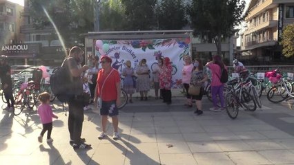 "Süslü Kadınlar Bisiklet Turu" düzenlendi
