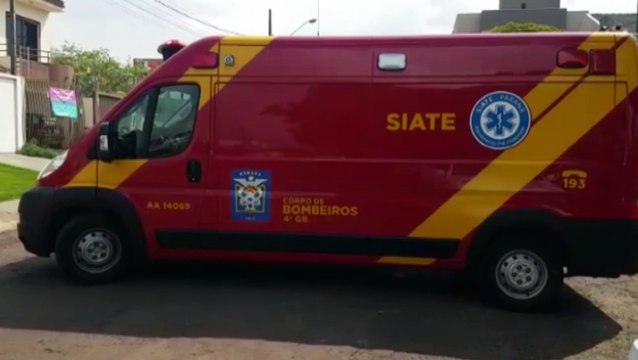 Adolescente agredido é socorrido pelo Siate na Rua Jorge Lacerda