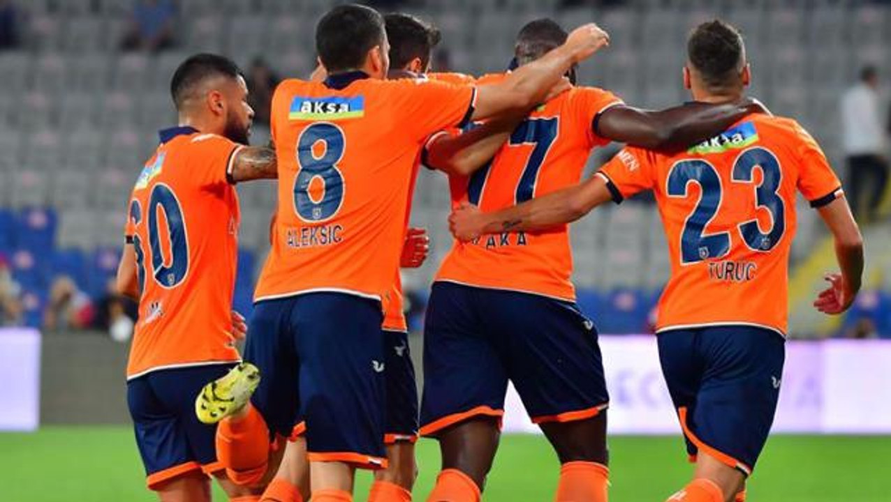 Kanarya mağlubiyetle tanıştı! Süper Lig'in 5. haftasında Fenerbahçe, deplasmanda Başakşehir'e 2-0 yenildi
