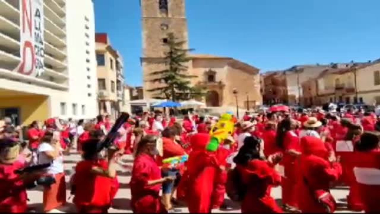 Quintanar del Rey planta cara a la macrogranja de cerdos con un flashmob del Bella Ciao