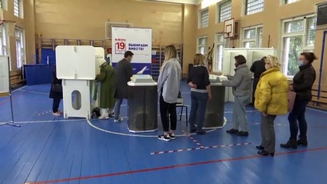 Parlamentswahl in Russland: Putin-Partei Geeintes Russland liegt vorn