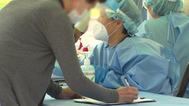 비수도권 확진자 4백 명대...연휴 기간 재확산 우려 / YTN