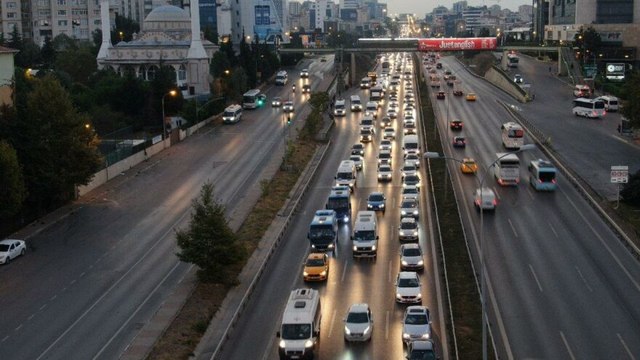 İstanbul’da haftanın ilk iş gününde trafik yoğunluğu