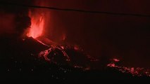 대서양 카나리아제도 화산 폭발...용암 치솟자 1만 명 대피 / YTN