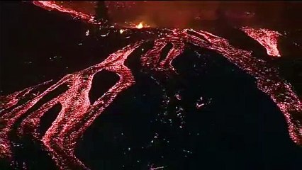 Ruge el volcán Cumbre Vieja en la isla española de la Palma: hay miles de evacuados