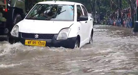 নিম্নচাপের ভ্রুকুটিতে জলমগ্ন কলকাতা সহ একাধিক জেলা |oneindia Bengali