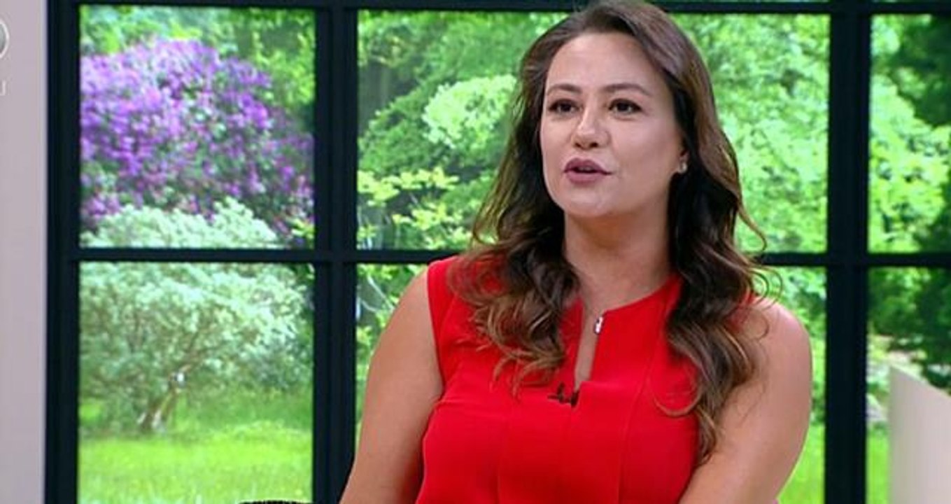 Sunucu Ezgi Sertel, "İçim çok acıyor" diyerek yoğun bakımda yatan babası için dua istedi